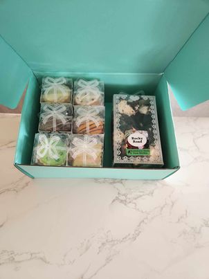 Medium Gift Boxes